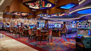 Slots777 Card Games Myanmar — MMK ဖြင့် Dragon Tiger ကစားနေသောပုံ